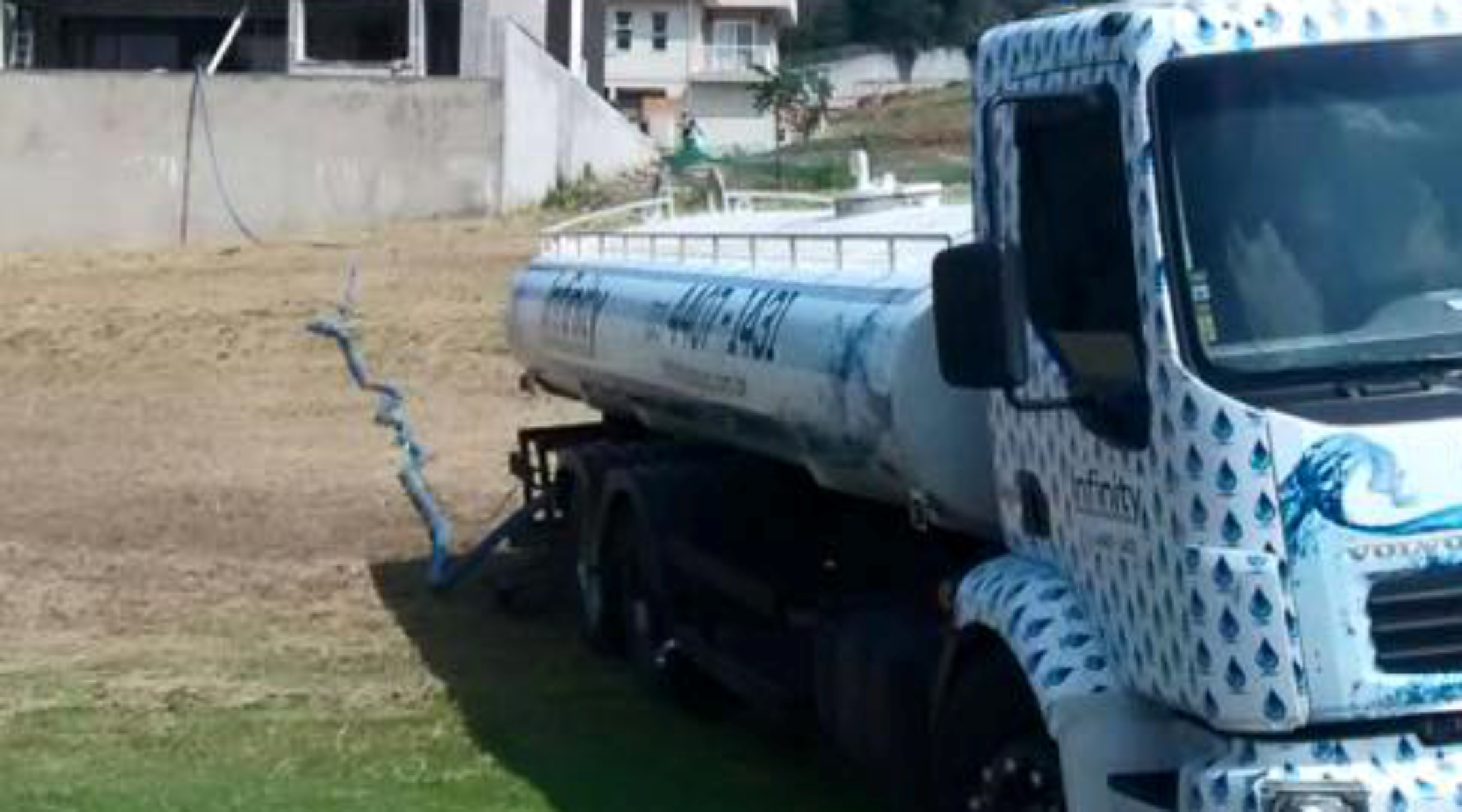 Caminhão Pipa Infinity