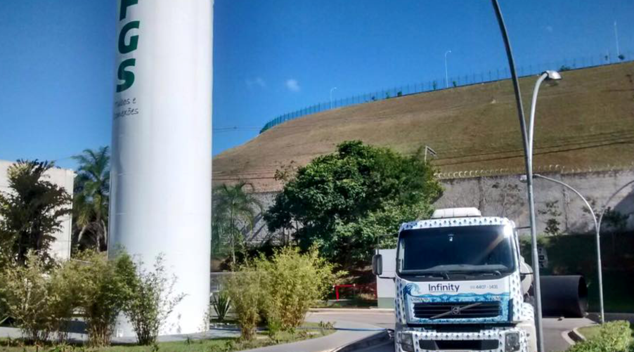 Caminhão Pipa Infinity