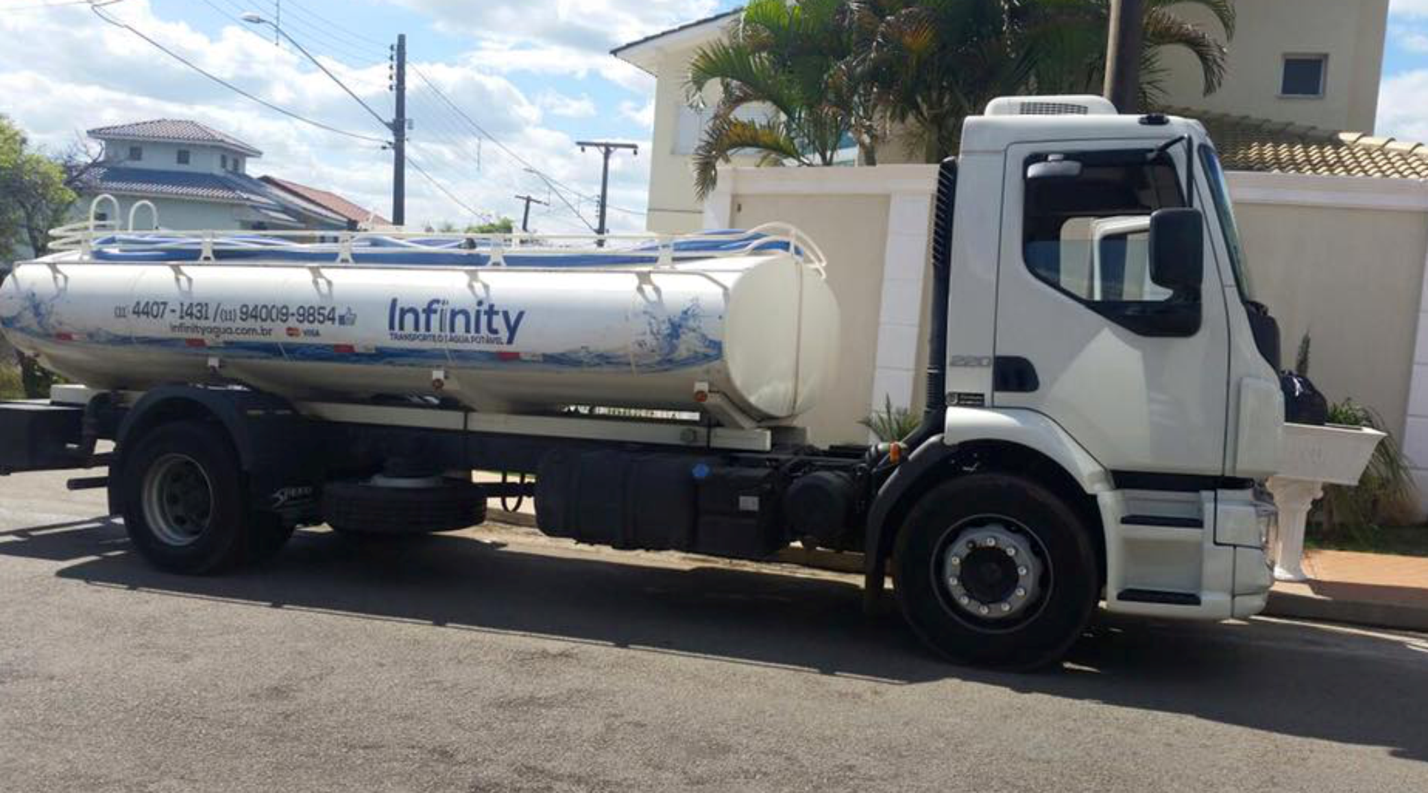 Caminhão Pipa Infinity